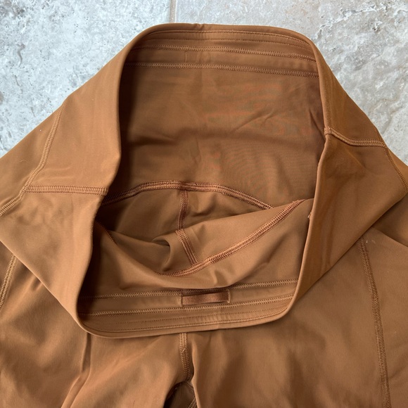 Lululemon Power Thru High-Rise Tight 25" Leggings in Copper Brown, size 10 - Picture 6 of 9